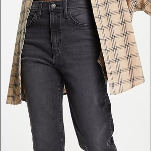 NWT Levi’s high waist mom jeans in black size 26 x 27